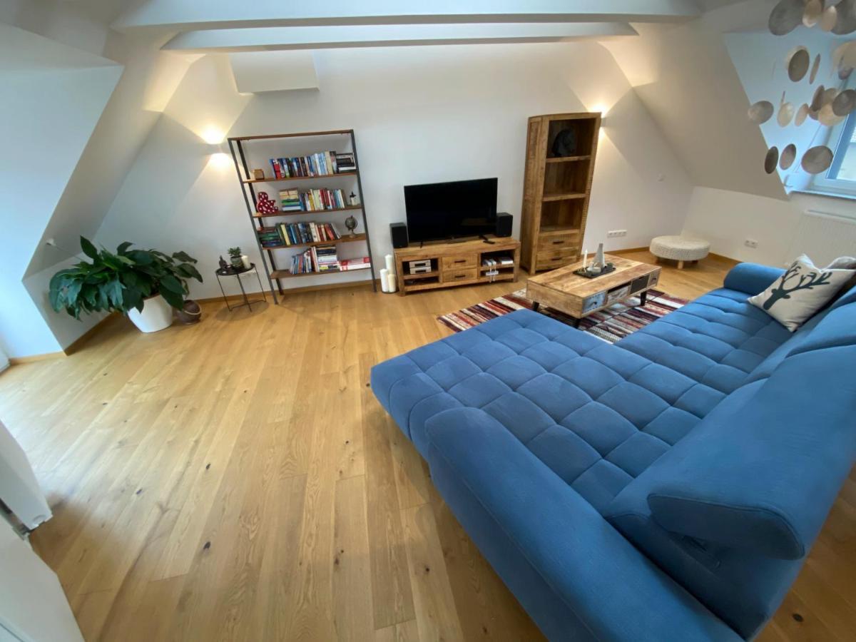 Апартаменты Modernes Penthouse, Nahe Wuerzburg Экстерьер фото